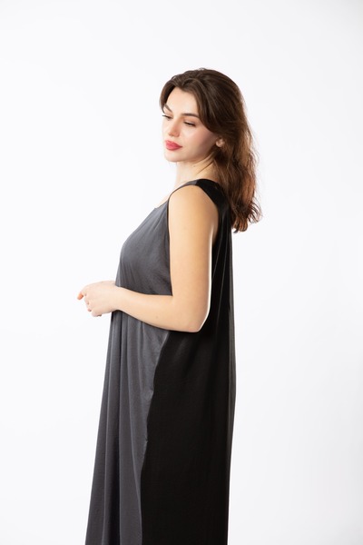 outline Double-faced abaya dress, gray and black