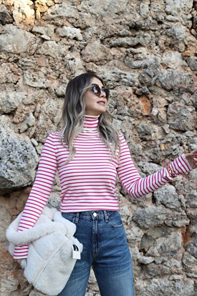 bytugcekaya Cream Fuchsia Turtleneck Sweater