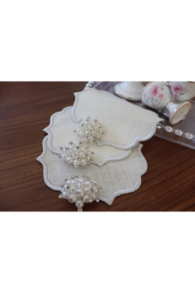 vipceyiz 3-Piece Embroidered Presentation Napkin with Pearl Brooch