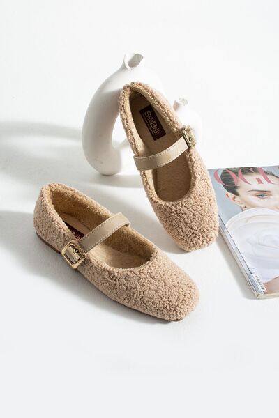 FEMME FATALE Balerina casual EZO TEDDY BARETLİ, atât pentru interior, cât și ...