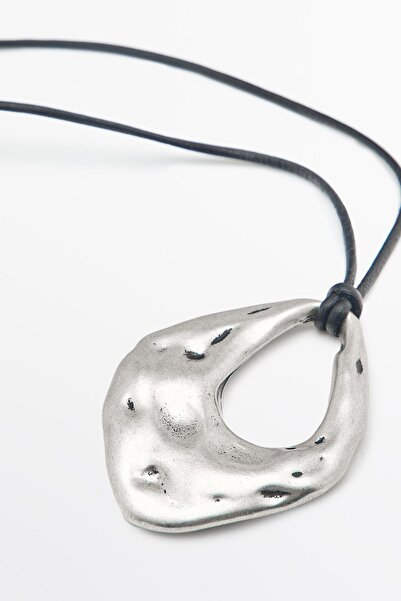 Massimo Dutti Sulandırılmış parça uçlu kolye