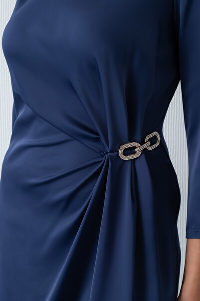 Lafaba Kadın Lacivert Aksesuar Detay Saten Davet Elbisesi