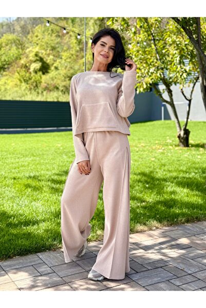 RAMONA BADESCU EXCLUSIVE Ριγέ κοστούμι δύο τεμαχίων με μπλούζα και φαρδύ μπατ...