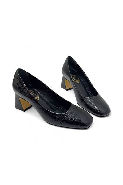 İST FİDAN KUNDURA Kadın Hakiki Deri Küt Burunlu Petek Desenli Rugan Kalın Topuklu Ayakkabı