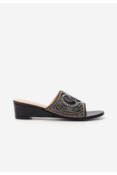 B T Shoes Černé zdravotní pantofle Alaura