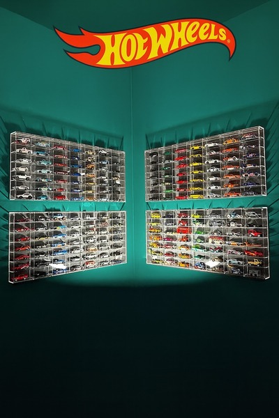 TIVIVOR Ekonomik Seri 49’lu Kapaklı Pleksi Sergileme Rafı–1:64 Ölçek Diecast/...