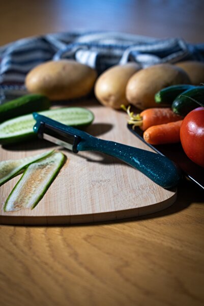 PDESİGN P-Design Silvery Green Vertical Peeler – Stainless German Steel, Ergo...