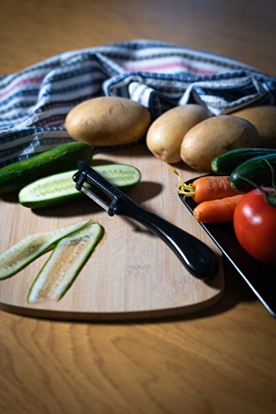 PDESİGN مقشرة عمودية سوداء لامعة من P-Design - فولاذ ألماني مقاوم للصدأ، مقبض...