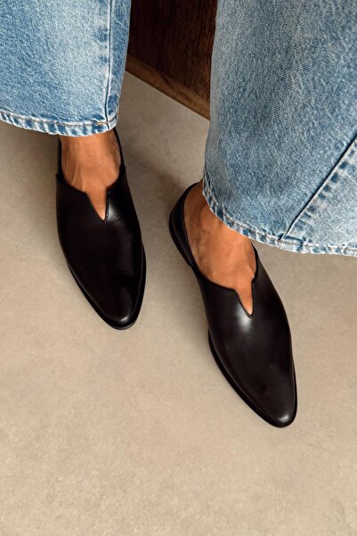 nope21shoess Чорні шкіряні туфлі Aria