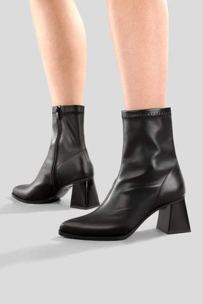 lunaya Kadın Siyah Sivri Burun Kalın Topuklu Streç Bot