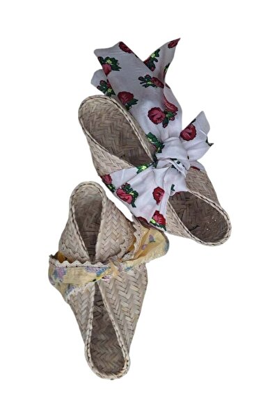 Neom سلة هدايا من الخوص مع فيونكة شالكي