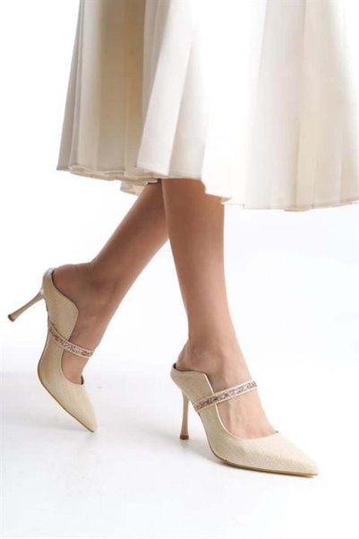 Les Passent Women's Kırem Patent Leather 9 cm Thin Heeled Pointed Toe Open Back Design Stiletto