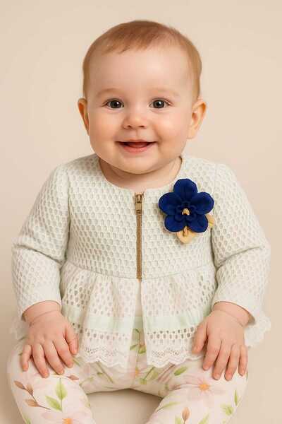 GAMZEAKKUŞ Baby Set of 2: Detailed File Pattern Jacket with Brooch, Floral Pattern Pants