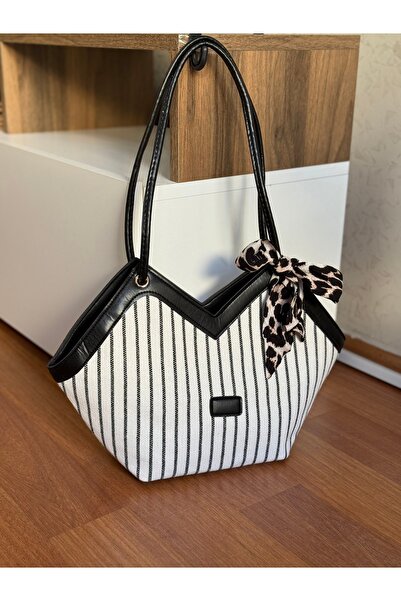 Bagnest Ψάθινη γυναικεία τσάντα ώμου με λεπτομέρεια από φουλάρι