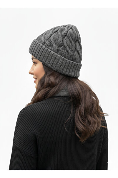 derikem Women's Wool Winter Stylish Knitted Beanie and Scarf Two-Piece Set