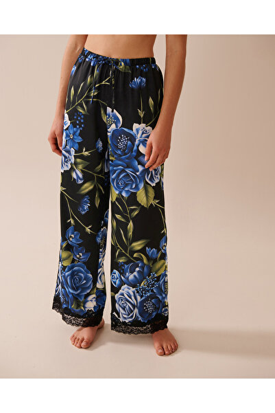 La Vie en Rose بنطلون من الساتان بطبعة الورد وحواف من الدانتيل