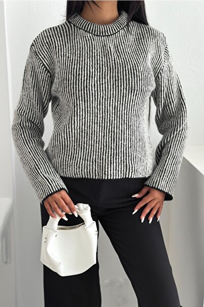 FEMELLE Women's Gray Standard Size Knitwear Sweater