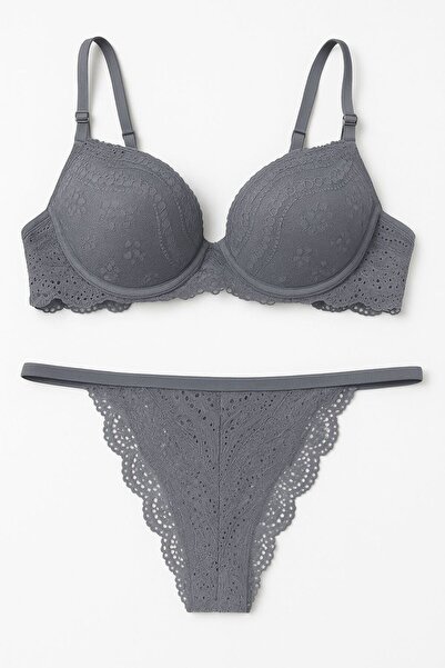 DOSESA Gray Lace Padded Underwire Bra Set – Elegant & Comfortable
