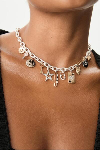 Stradivarius Çoklu charm kolye