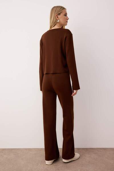 Trendyol Collection Brown Asymmetric Button Detail Sweater-Pants Knitwear Bottom - Top Set Twoaw26Au00042