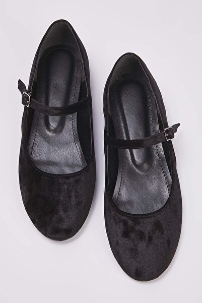 TRENDYOL SHOES Чорні оксамитові балетки Mary Jane для жінок TAKAW26BE00008