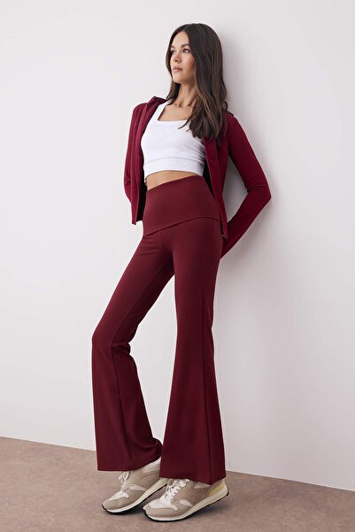 Trendyol Collection Leggings sport tricotați pentru yoga, cu talie din țesătură moale, periată, cu detaliu de pliat în talie, cu picioare evazate/spaniole THMAW26TY00001