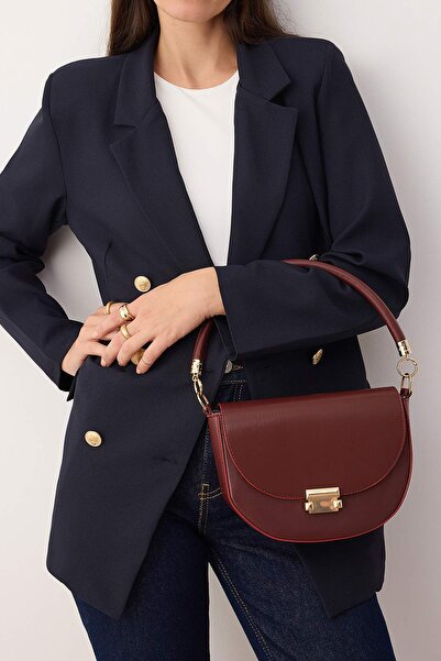 TRENDYOL SHOES Bordó fém csatos részletes női városi válltáska TAKAW26OC00022