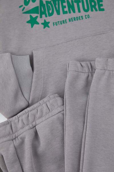 TRENDYOLKIDS Gray Boy's Cotton Slogan Printed Hooded Oversize Knitted Bottom - Top Set Tkdaw26Au00038