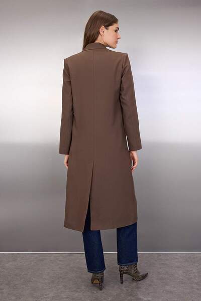 Trendyol Collection Кафяв монокапак овърсайз дълъг палто TWOAW26KB00060