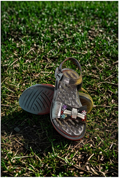 Moda Lime صنادل للفتيات الصغيرات مزينة بفيونكة حجرية ونعال مرنة من الفيلكرو