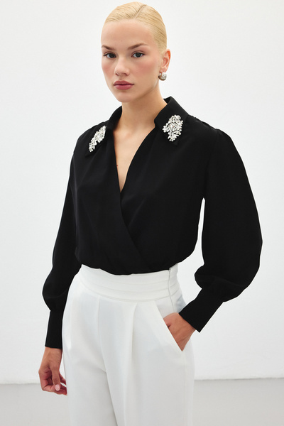 Sateen Aksesuar Detaylı Bodysuit Bluz - SİYAH