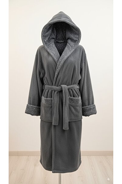 Nuran Tekstil Robe / رداء حمام من القطيفة من Şalyaka WellSoft