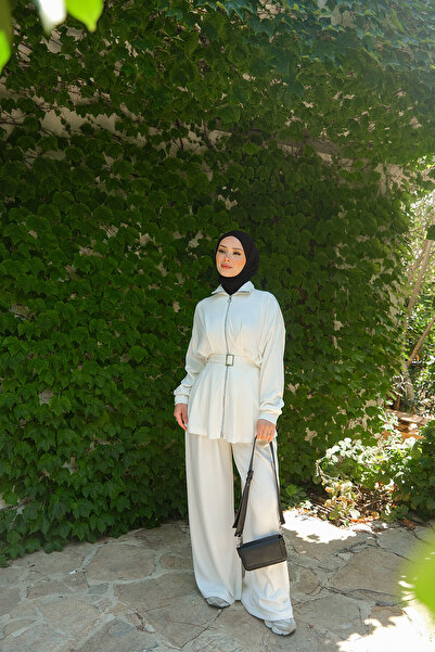 LOCCO بدلة نسائية بتفاصيل مطويّة عند الخصر باللون الأبيض