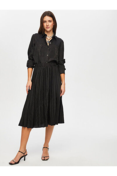 Faik Sönmez Zincir Nakış Detaylı Saten Dokulu Gömlek 007