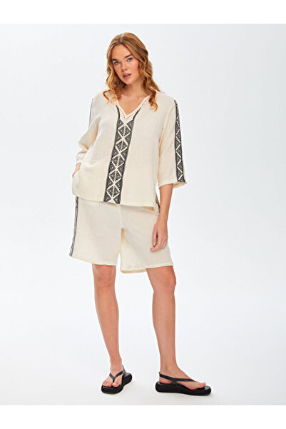 Faik Sönmez Resort Baskı Ve Nakış Detaylı Kontrast Yakalı Müslin Bluz 68781