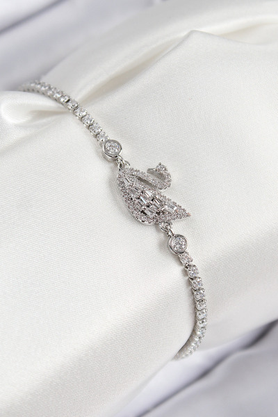 Lisinya سوار نسائي من النحاس والزركون بتصميم البجعة باللون الفضي - TYGOO