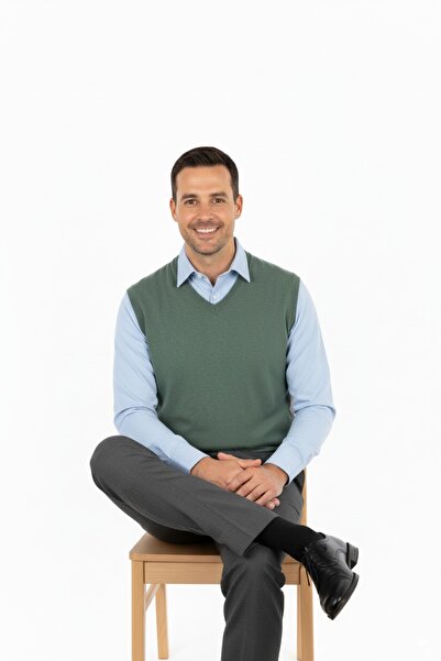 Oppland Men's V-Neck Solid Color Classic Model Comfortable Cut Full Pattern Thin Wool Woven Sweater