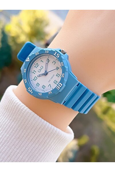 Q&Q 10 Atm Waterproof Silicone Strap Pastel Blue Color Children's Wristwatch with 2 Years Warranty