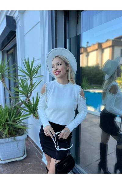 For Angels Off-The-Shoulder Knitwear Sweater with Accessories