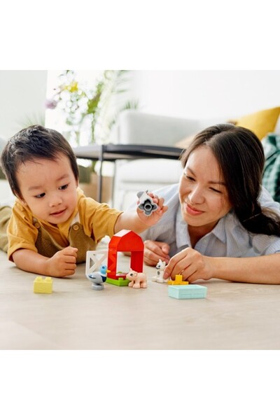 LEGO ® DUPLO® Town Farm Animal Care 10949 - مجموعة لعب المزرعة للأطفال (11 قطعة)