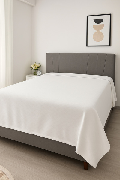 MELONIE Double White Diamond Patterned Hotel Bedspread - 200X240