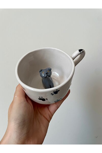 Nouis Handmade Ceramic Mug with a Tabby Cat Figure