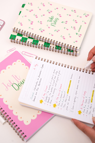 Matt Notebook Caiet școlar A5 în spirală 80 de coli Set de 4 - în dungi