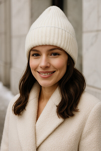 Luminos Butik Women's Ecru Beret with Bright Stripe Detail - Stylish and Comfortable, Ideal Headdress for Cold Weather1139