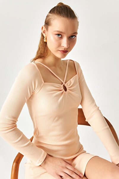 Kallisto Puder Duboki dekolte haljina