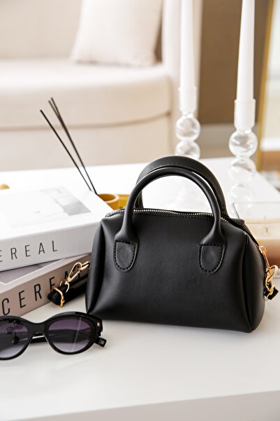 LİZZY BAG Siyah Suni Deri Tek Bölmeli Fermuarlı Ayarlanabilir Askılı El, Kol ve Omuz Çantası E:20 U:12