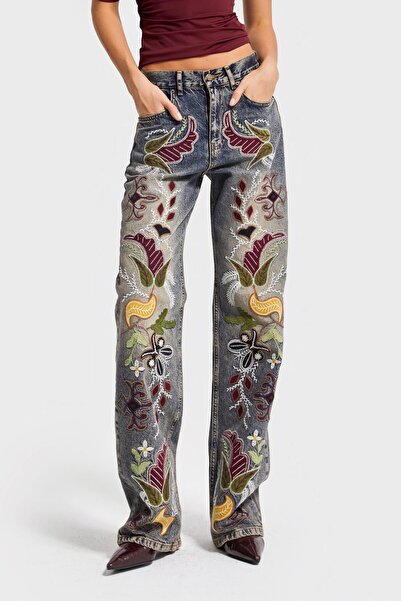 its basic Women's T.Jeans Color 4W5-9 Loose Fit Exotic Flower Embroidered Inner Size 80cm Special Design Denim Jean