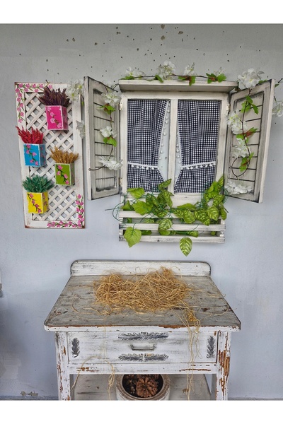 Home El yapımı ahşap pencere ve pano ,çiçekler dahil değildir.Balkon duvar de...