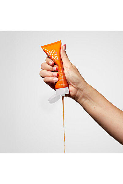 NIP+FAB Vitamin C Scrub Fix