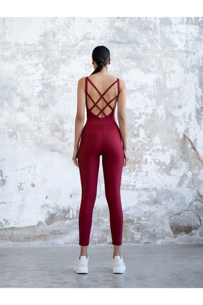 TÜKATO بدلة رياضية ضيقة بحزام متقاطع باللون الأحمر الداكن لليوجا وبيلاتيس مع ...